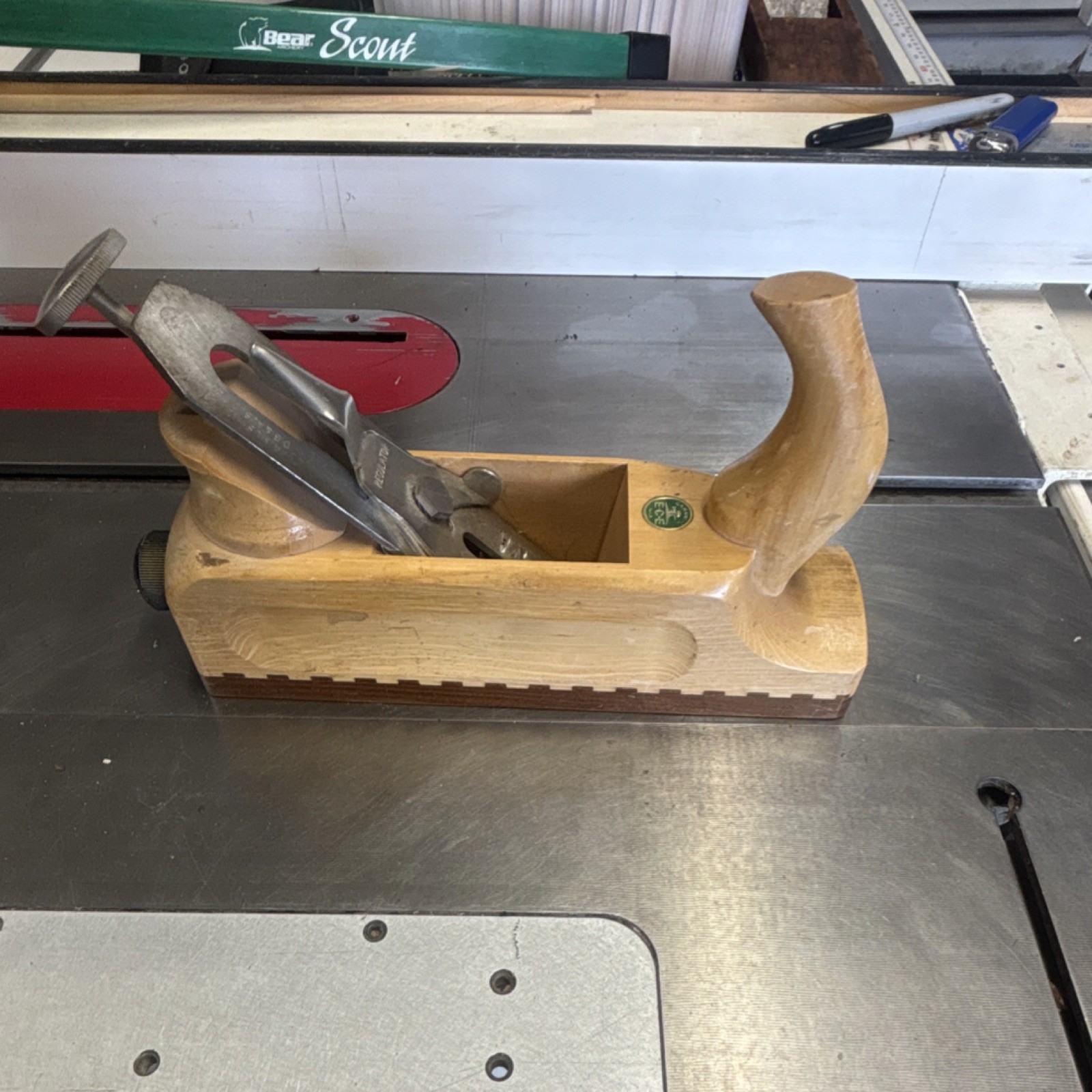 ECE  Wooden Woodworking Plane with Metal Blade and Handle