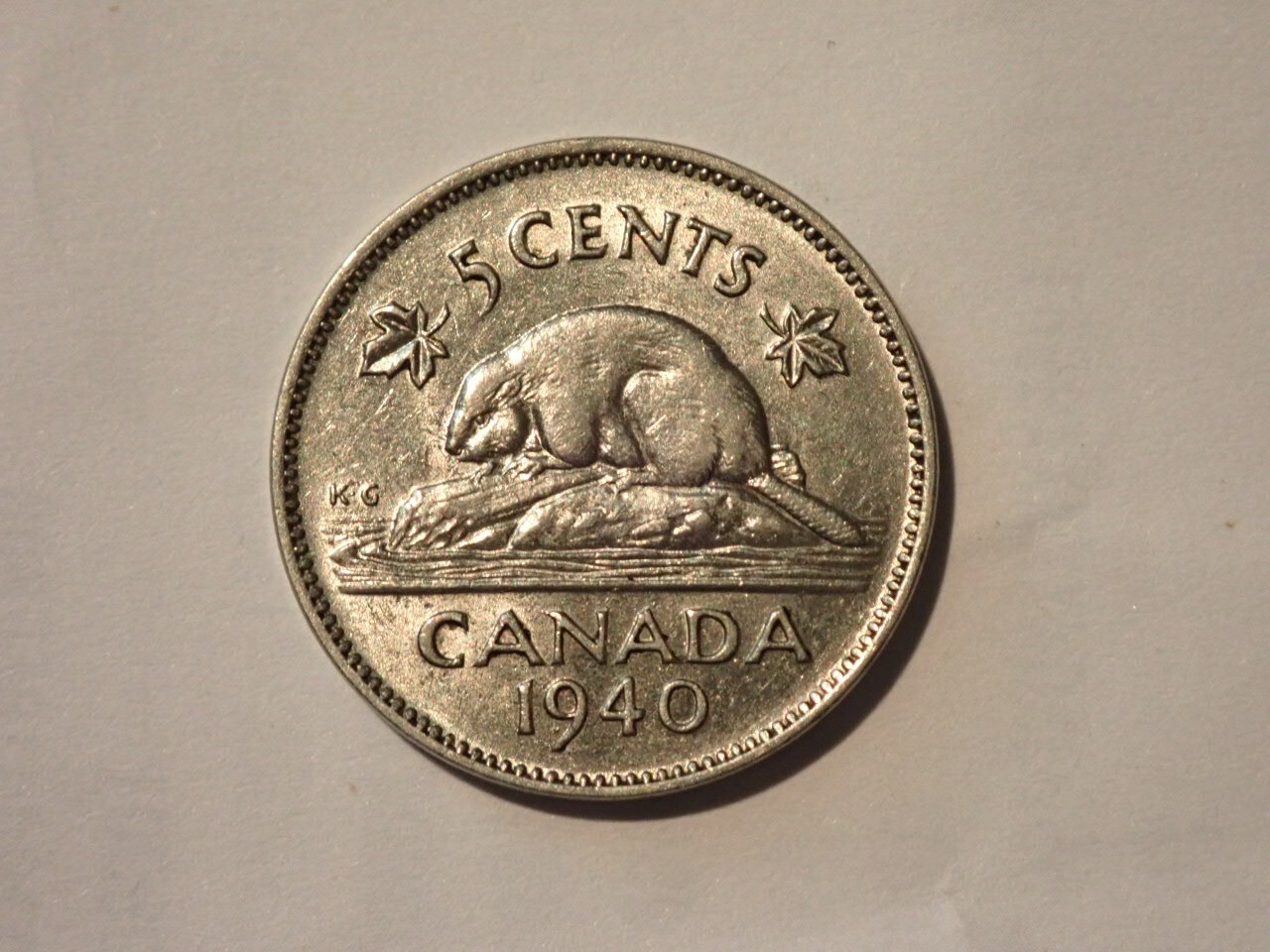 1940 CANADA 5 CENT CUPRO NICKEL COIN in EXCELLENT COLLECTABLE CONDITION