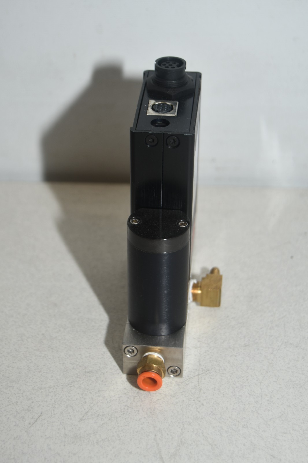 ^ Alicat PC3-5PSIG-D-I-PCV65/10P 10IN Flow Controller #X8393