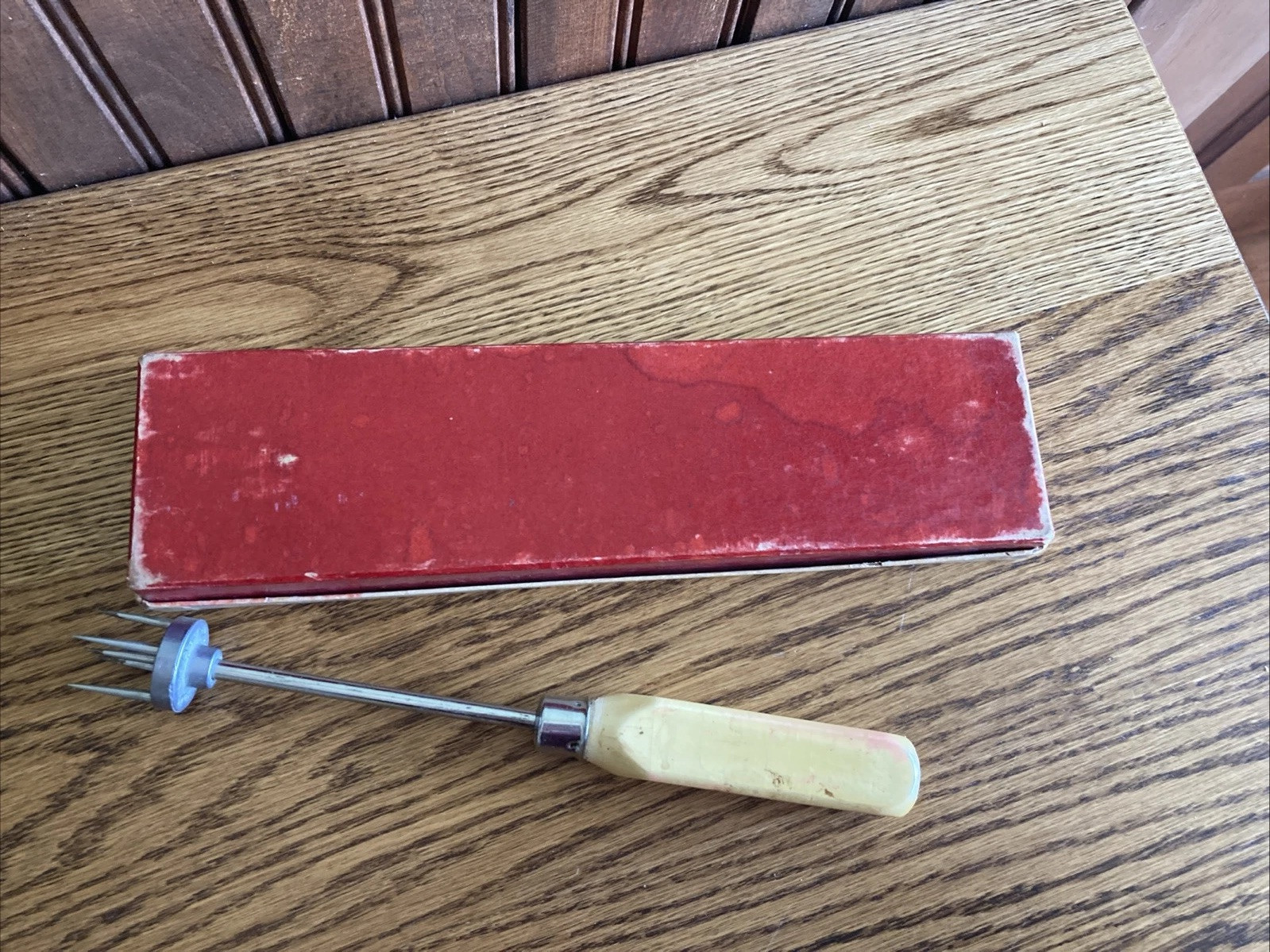 ICE CHIPPER-(Vintage) Chip Chop Ice Cube Crusher W/box