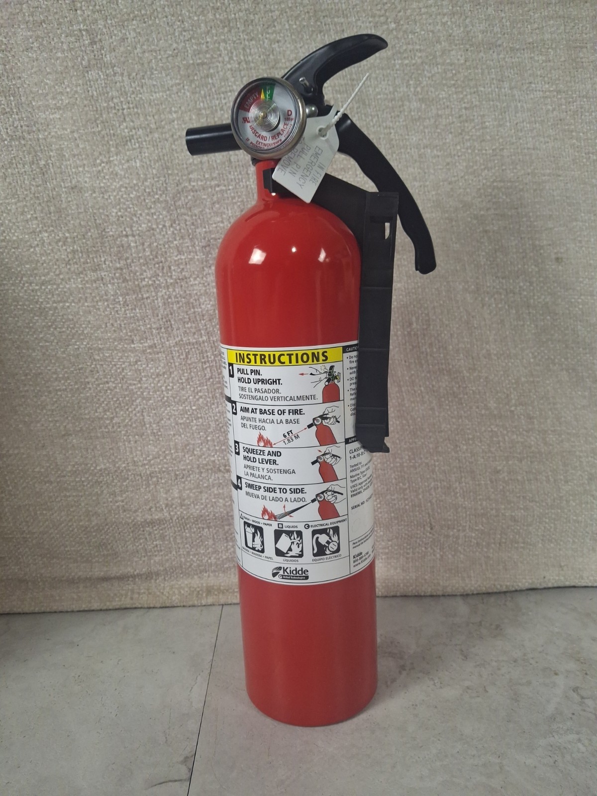 Basic Use Fire Extinguisher with Easy Mount Bracket & Strap, 1-A:10-B:C, Dry Che
