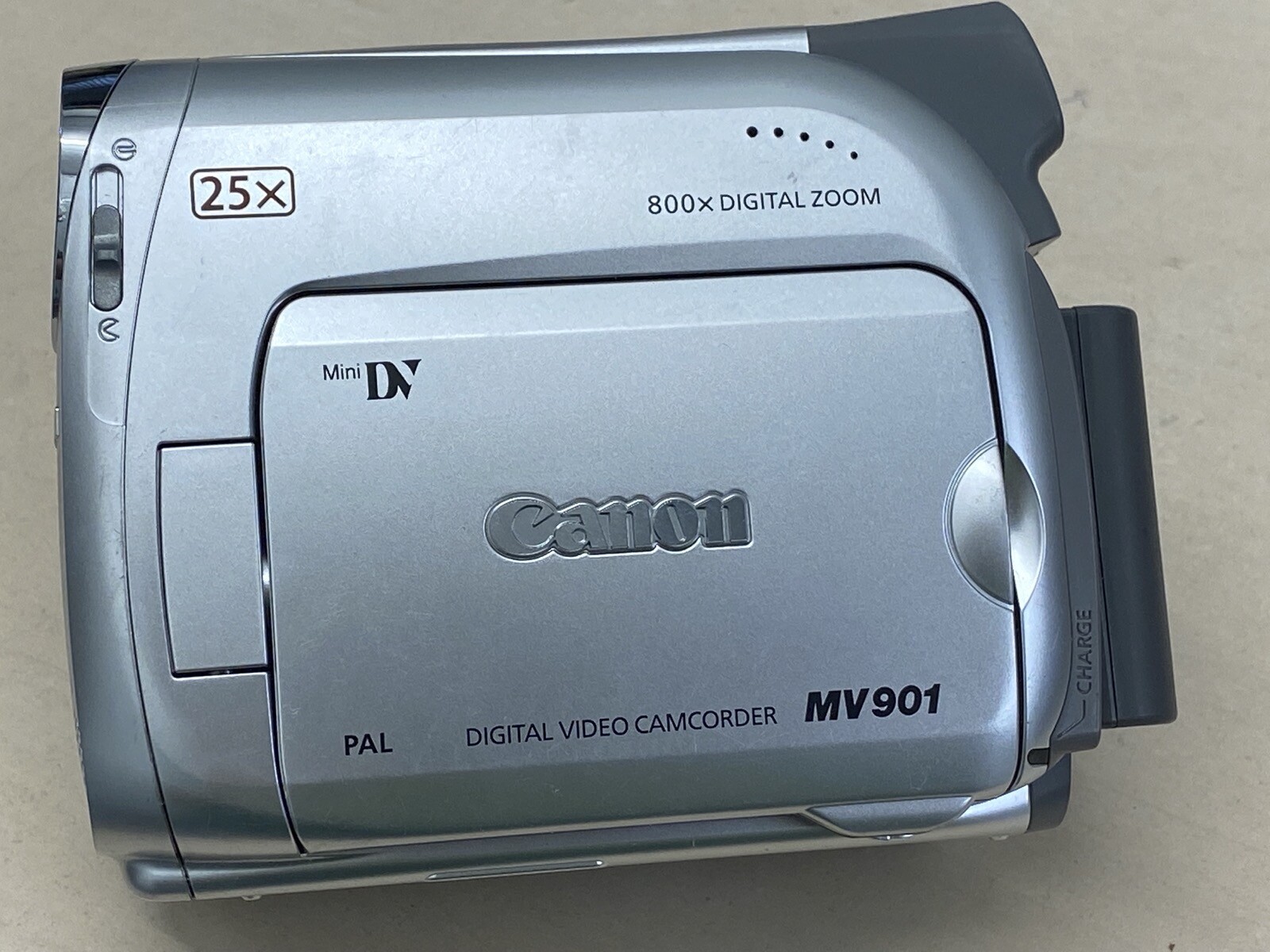 Canon MV901 MiniDV Camcorder Silver Compact Standard Definition Handycam Japan