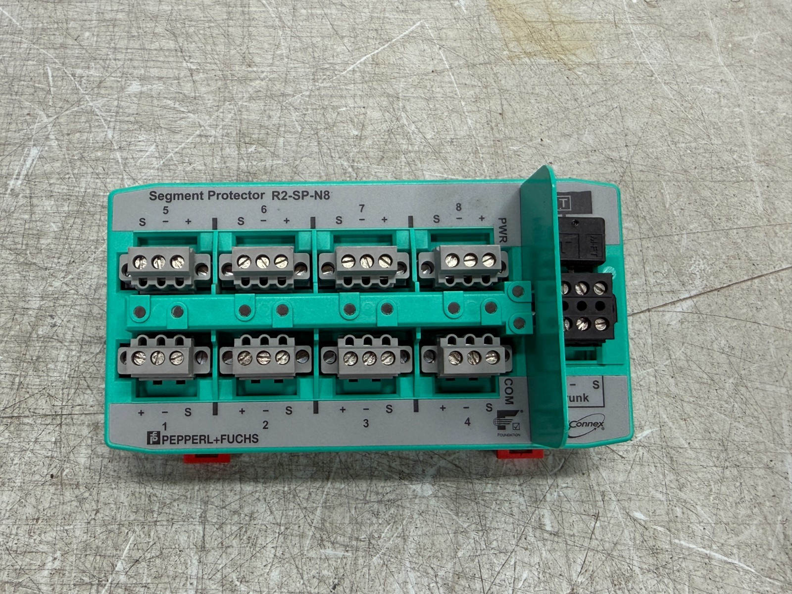 Pepperl+Fuchs R2-SP-N8 Segment Protector for 8 Output FieldConnex 236792 Used