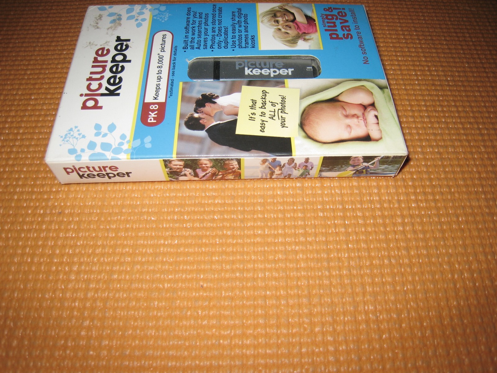 PICTURE KEEPER 8GB AUTOMATIC USB PHOTO BACKUP DEVICE - NEW