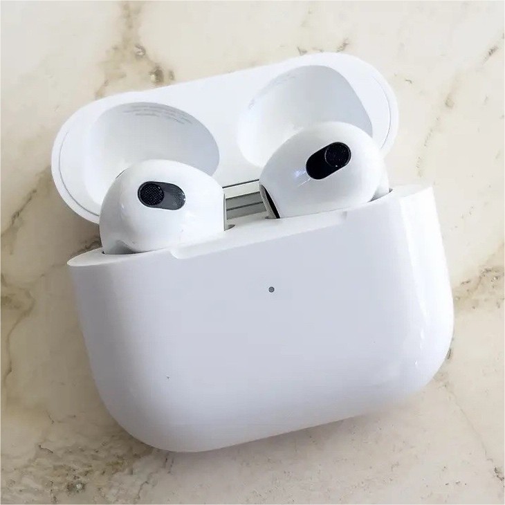 Apple AirPods 3rd Gen Wireless Bluetooth Earbuds with Charging Case White