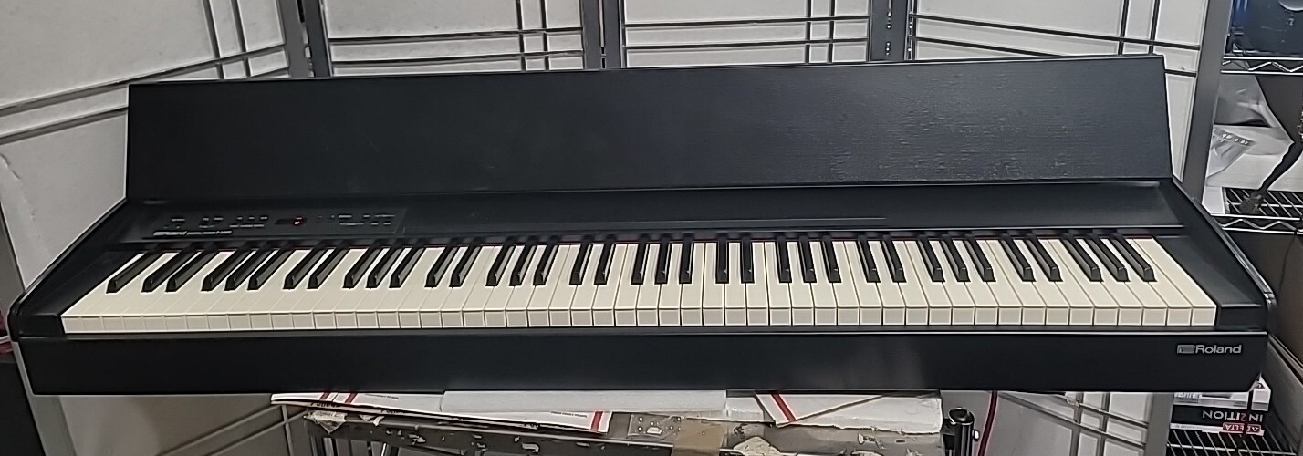Roland F-140R Digital Piano WORKS GREAT ONLY *PIANO NO STAND*FAST FREE SHIPPING