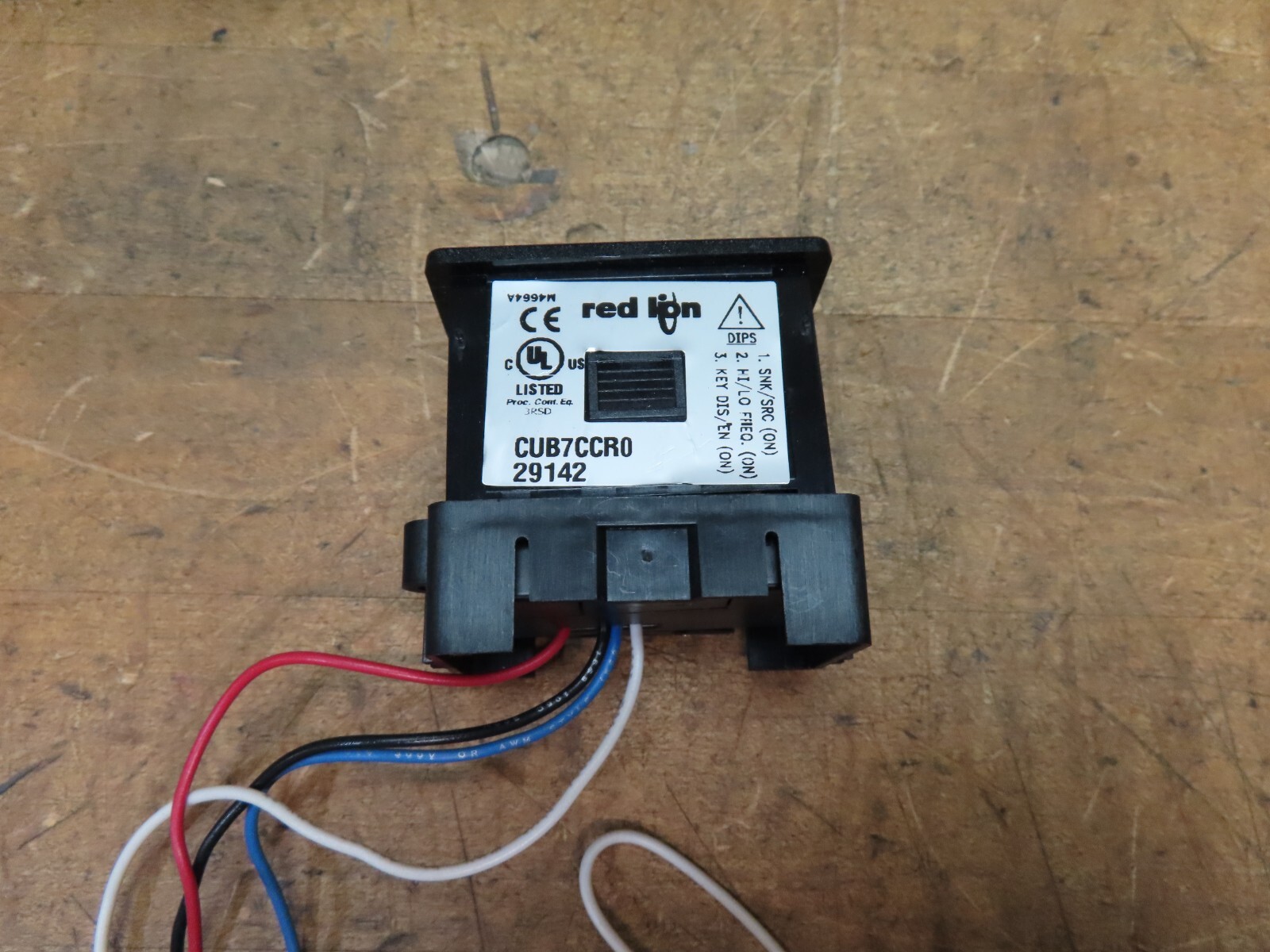 Red Lion CUB7CCR0 panel mount counter push button reset 9-28VDC (@D88)