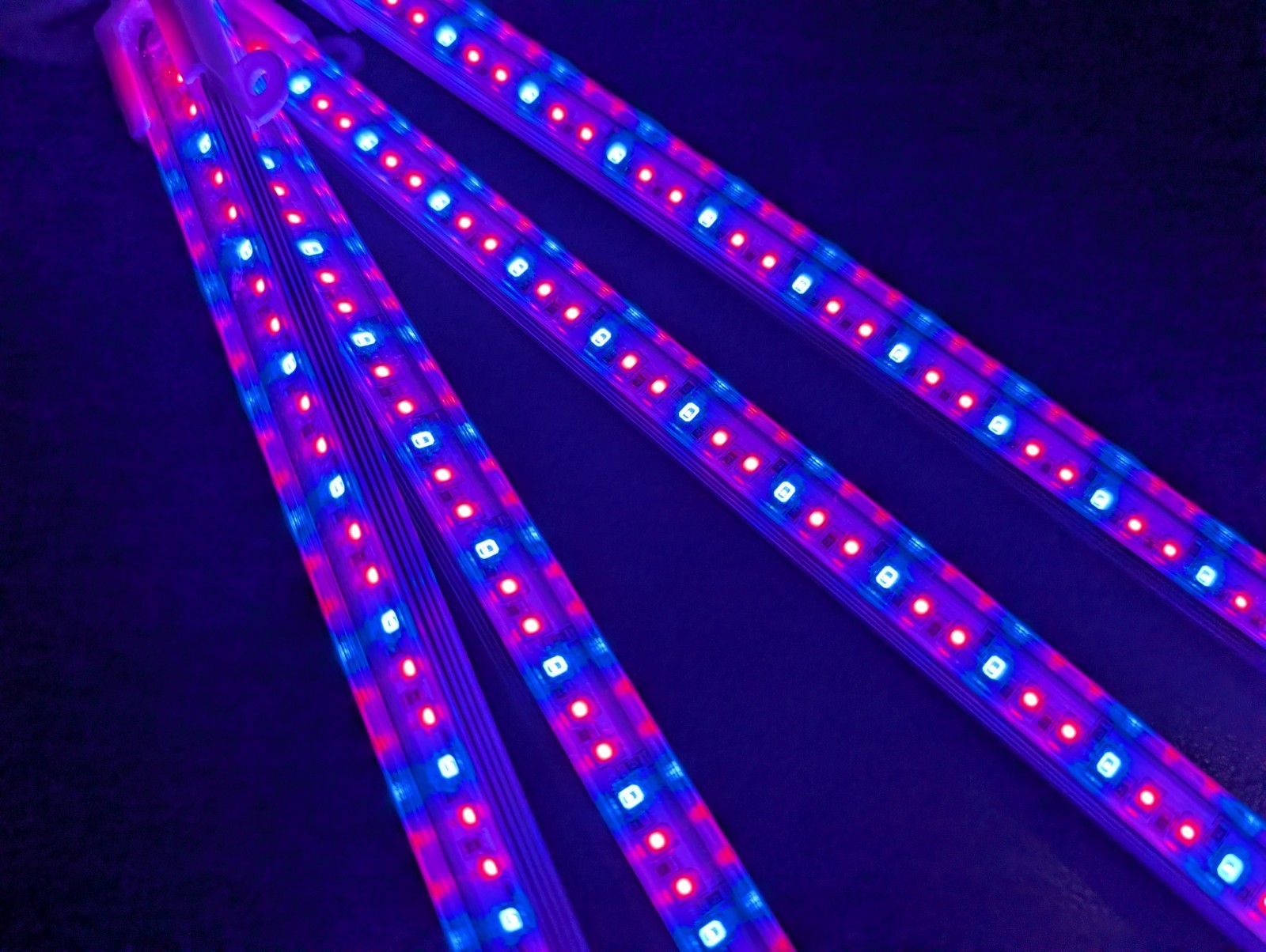 Full Spectrum LED Grow Light Strips with Timer & Dimmable Levels for Plants