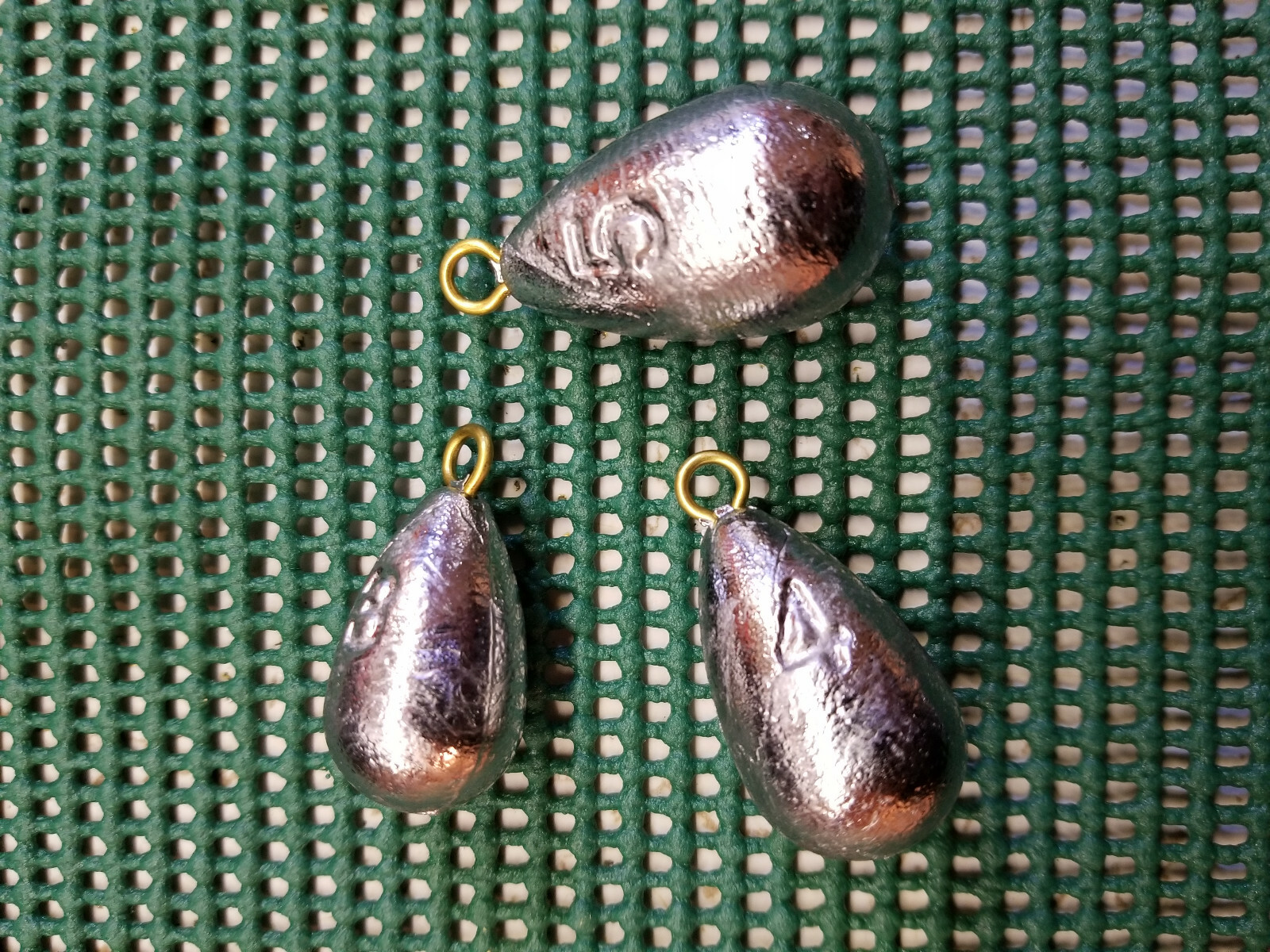 25 Bell Fishing Lead Sinkers 1 oz with brass eye  Free shipping