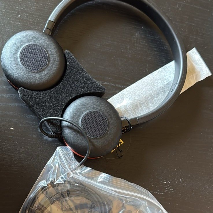 Wired Headset NEW with Pouch Noise Canceling Boom Mic Professional Gaming Music