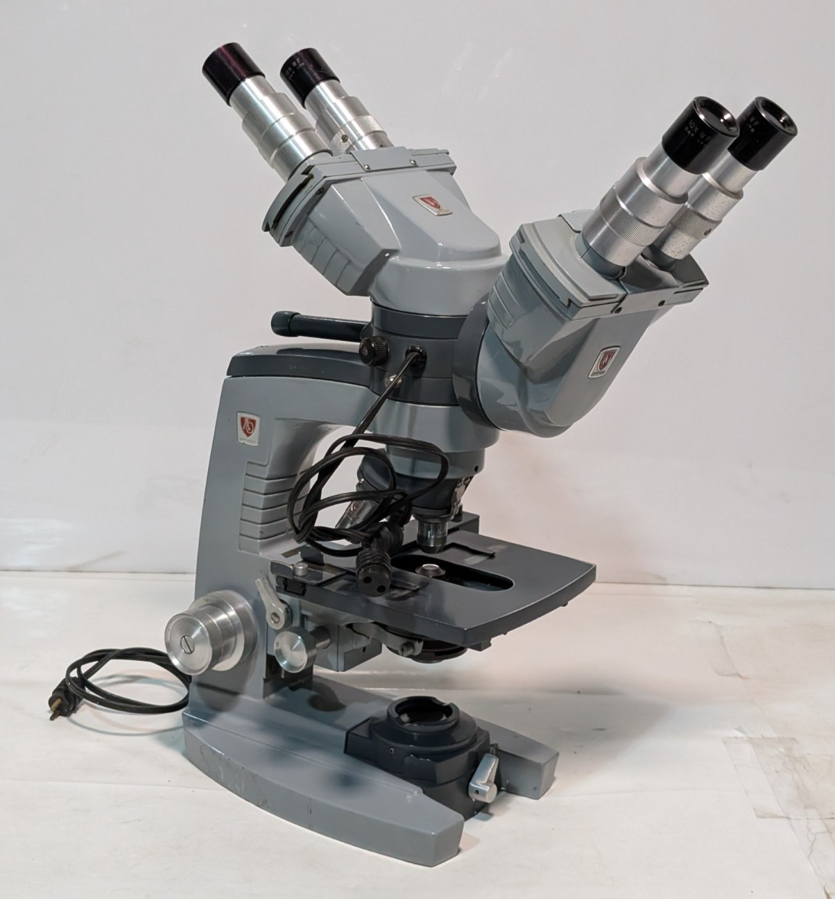 American Optical Co. / AO Spencer 1036 microscope, 6.5Volts, 2.75A, Made in USA