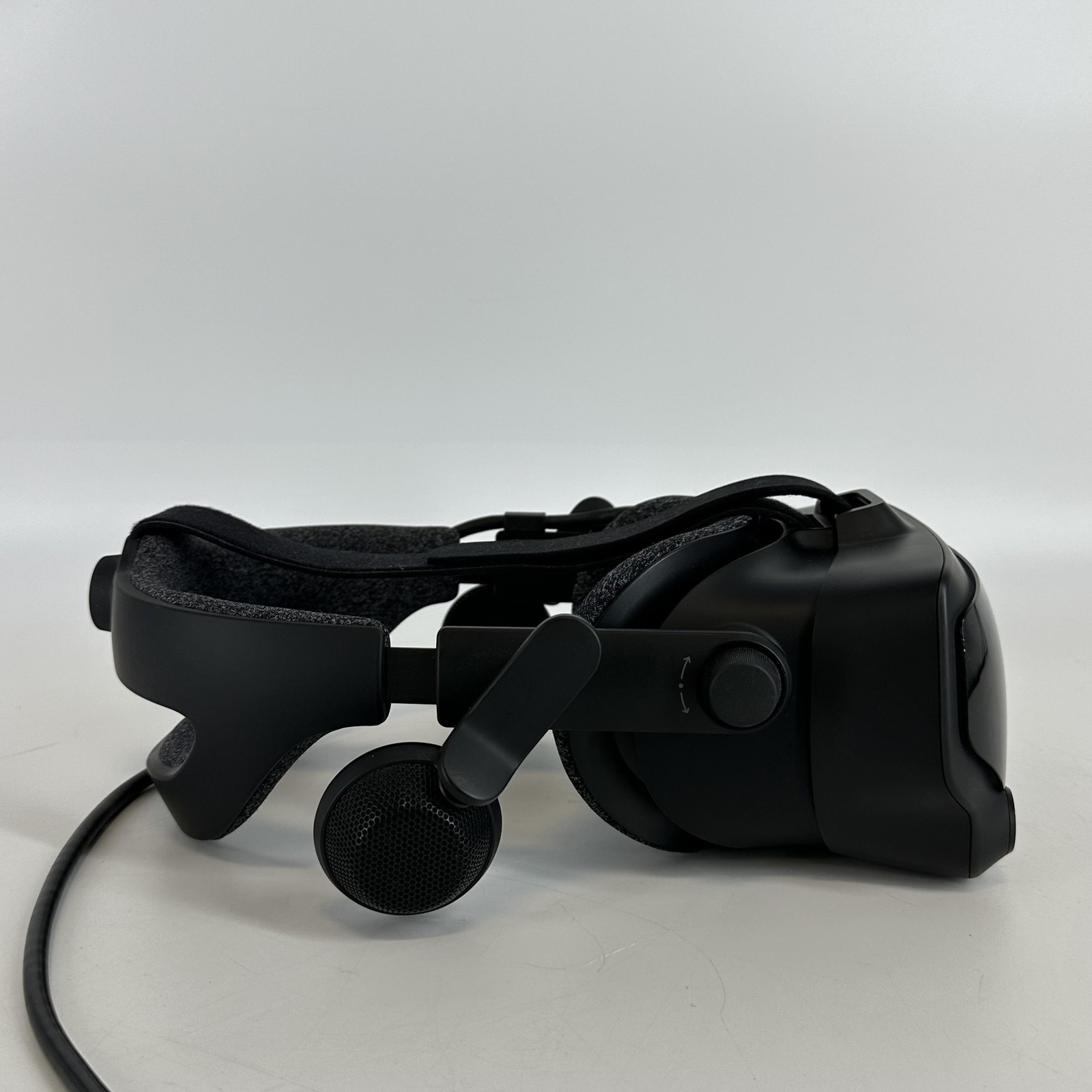 Valve Index VR Headset w/ Power Cord/Controllers/Base Stations - Good