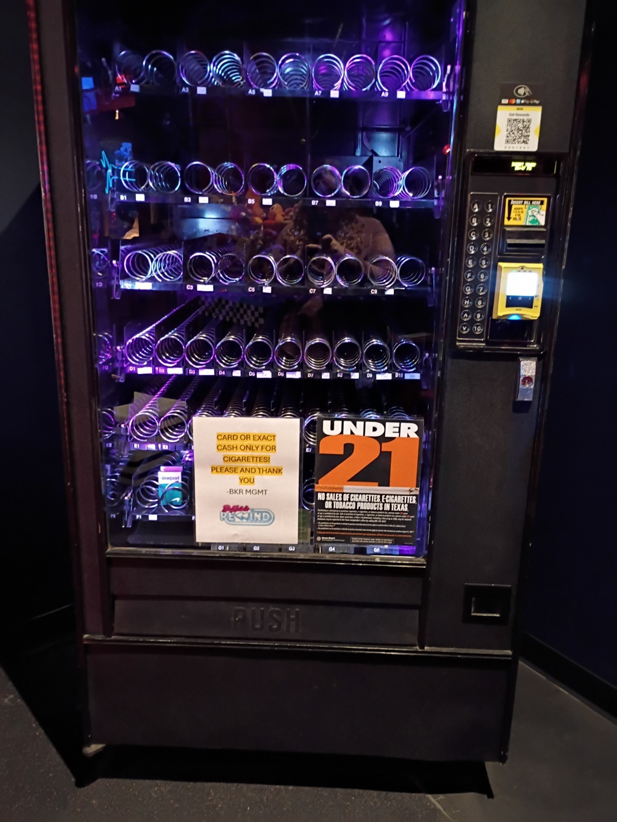 Snack Machine Model Vending machine