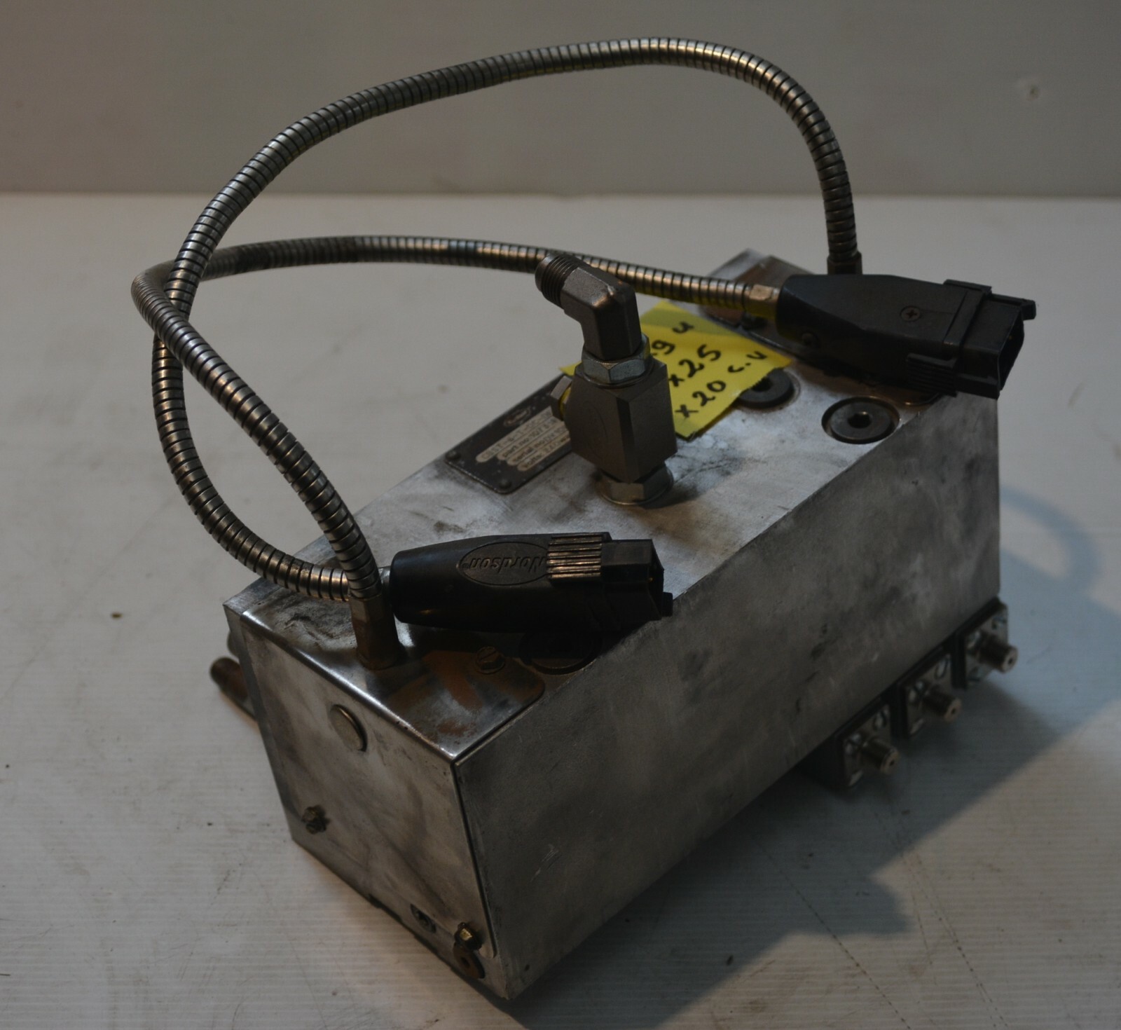 NORDSON CBST-6-T-DC-DF 1073182  glue dispensing unit 240 V 1200W