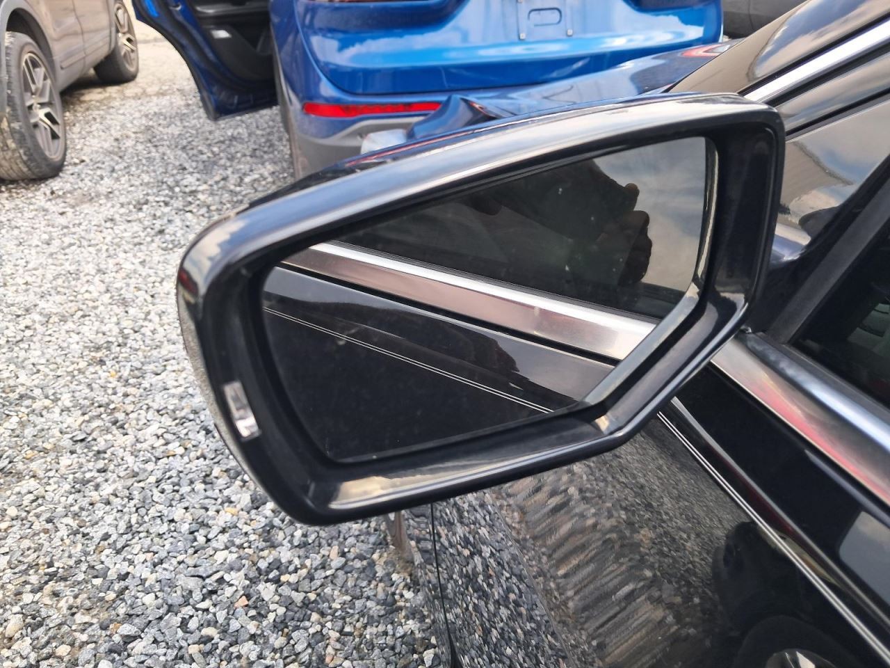 CTS 2019 Glove Box 4802630