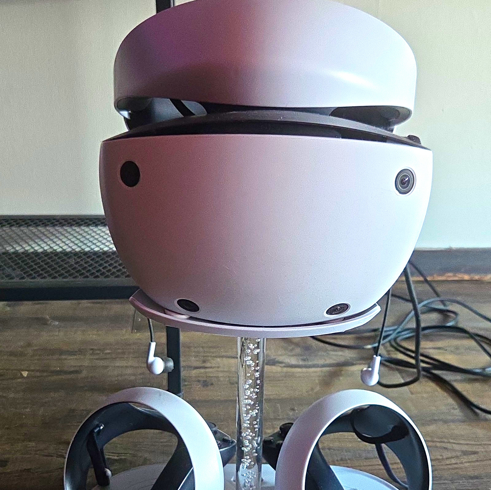 White PS5 VR2 Headset & Controllers with Adaptive Charging Stand