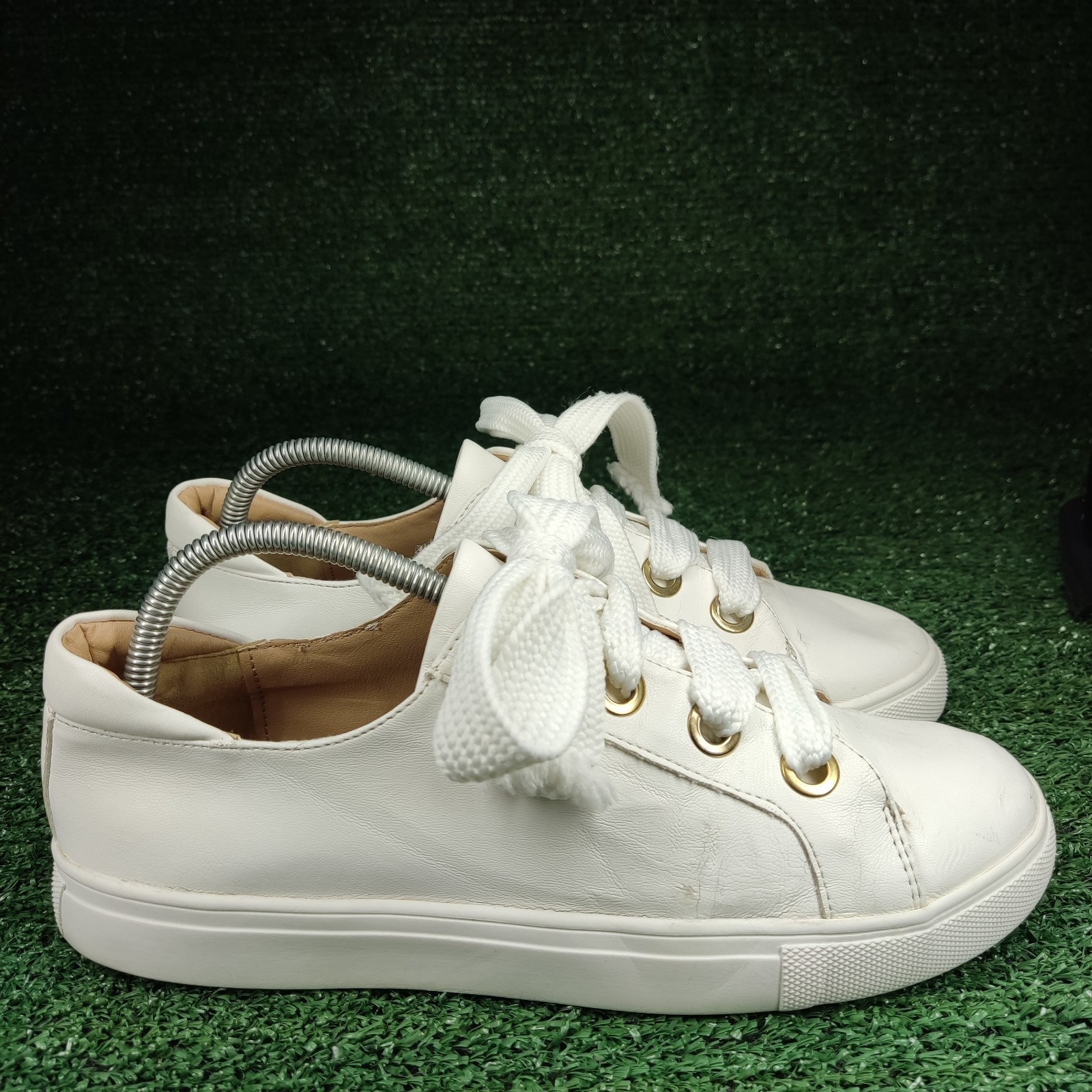 LOFT Women's Sneakers Lace Up Casual White Shoes Size 8.5