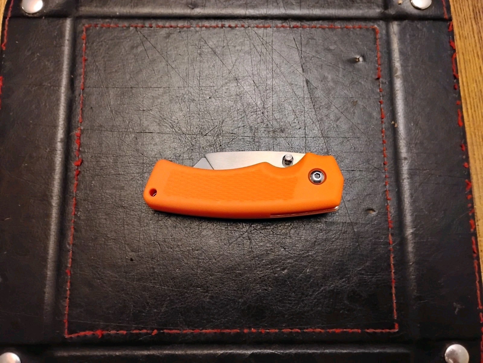 Gerber Industrial Edge Utility Knife TacHide Rubber Handle Liner Lock Thumb Stud