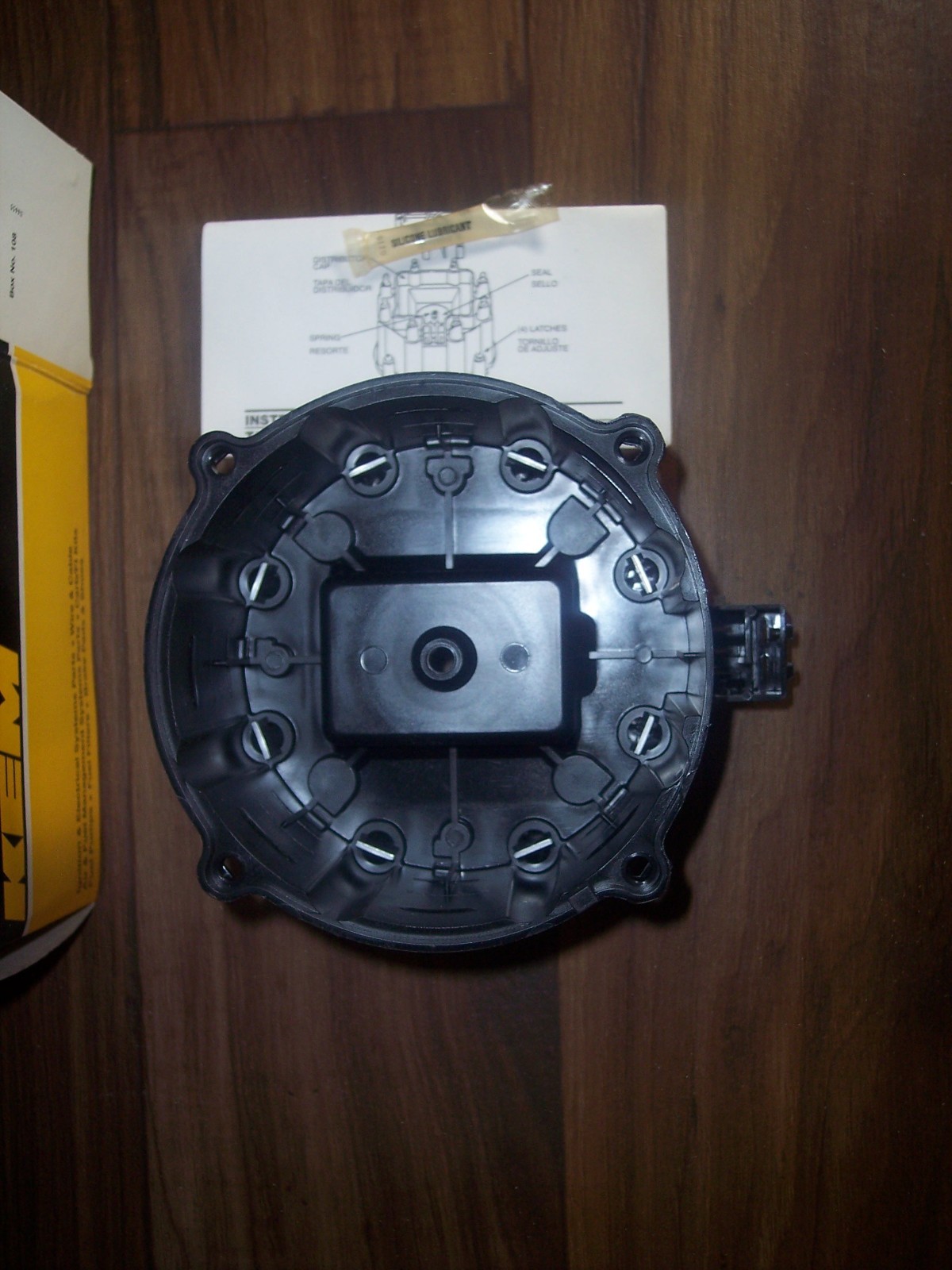 KEM MANUFACTURING  ~ #1444 DISTRIBUTOR CAP ~ NOS Q2L3
