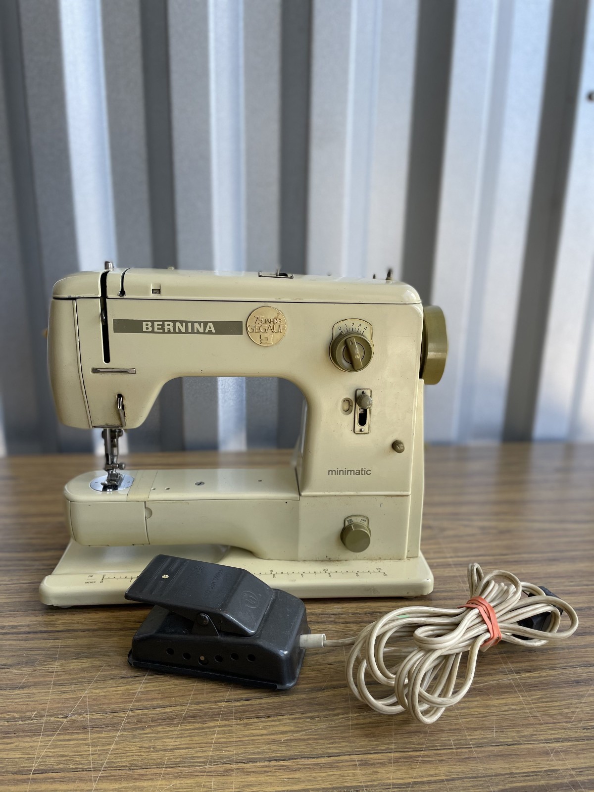 Bernina 707 Minimatic Sewing Machine W/Pedal Tested and Works