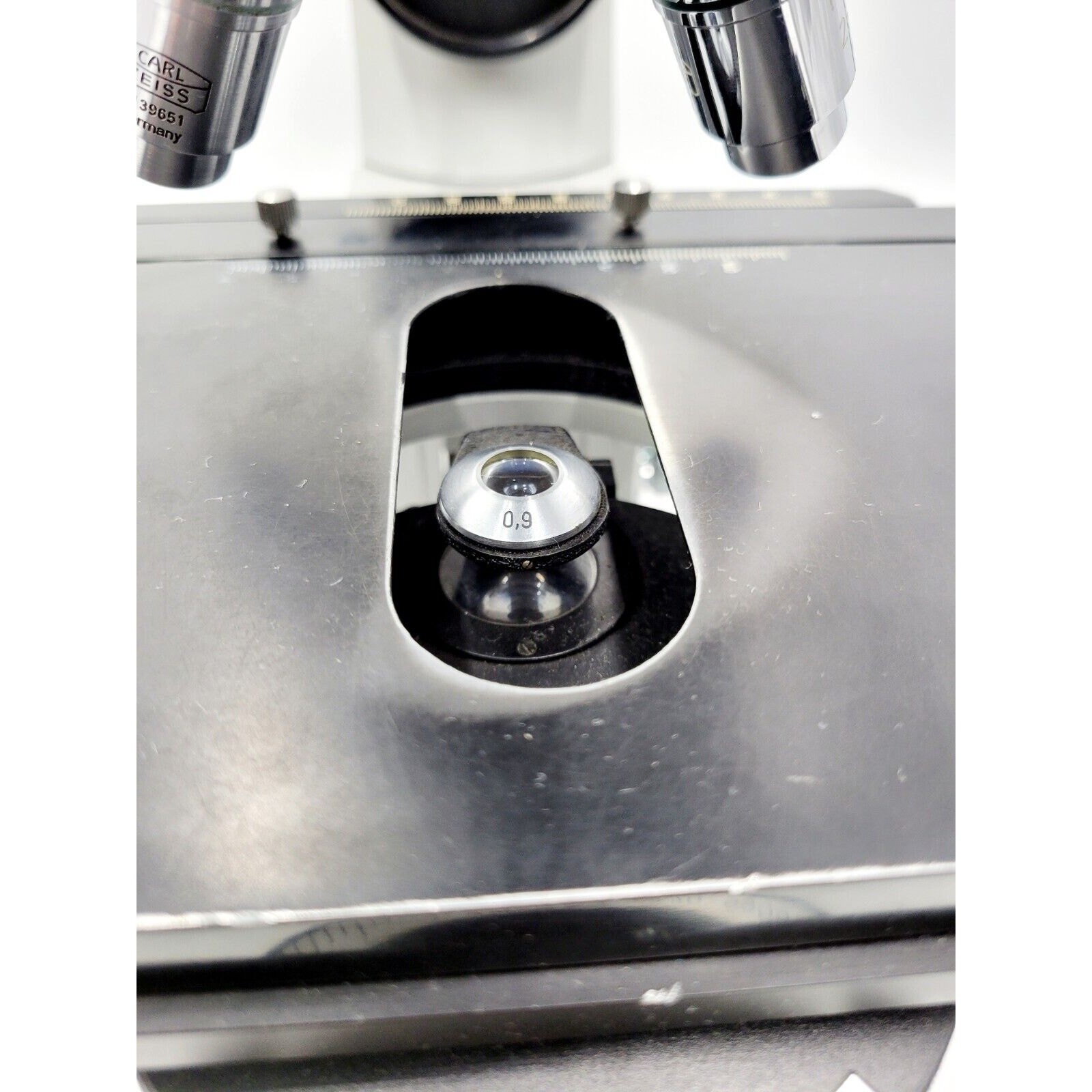 Carl Zeiss Universal Research Microscope W/Objectives & Eyepieces +Power