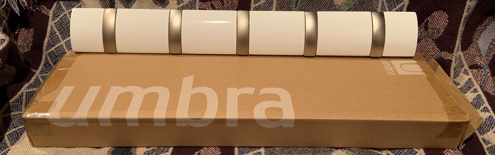 Umbra New Contemporary Modern White Wood Metal 5 Hooks Coat Hat Rack Organizer