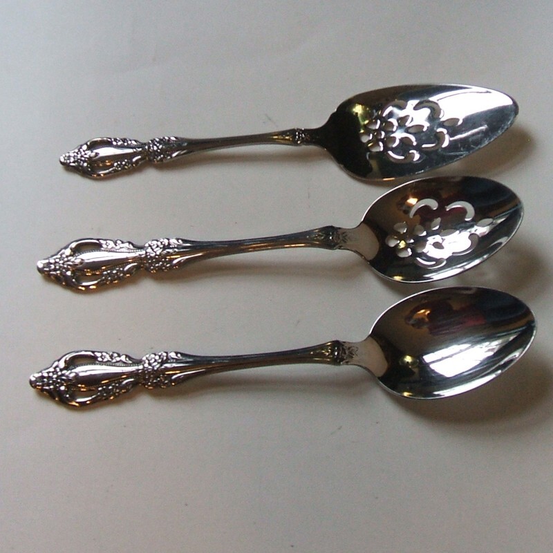 Oneida Raphael Stainless Flatware 3 Serving Pieces Spoons Pie Server