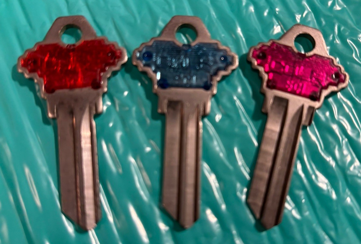 SC1   Cole   key blanks    SC1  set of 3  keys   COLOR PLASTIC CRACKING