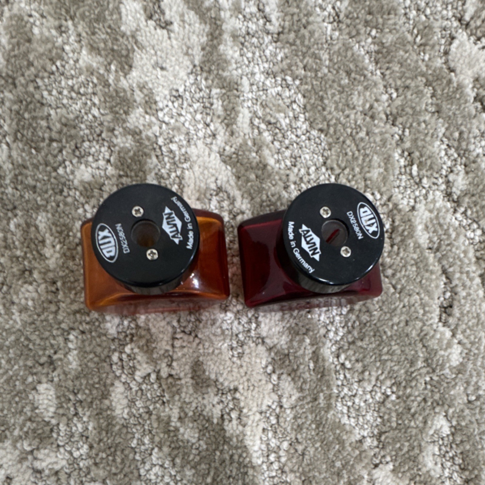 ALVIN Collectible Plastic Pencil Sharpeners Set of 2 Amber and Red