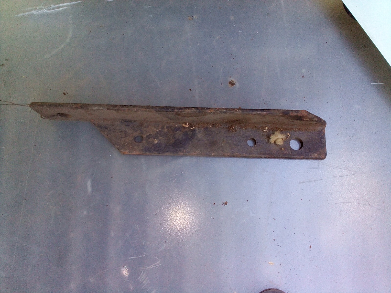 New OEM A/C Bracket  for Mack 209RD204