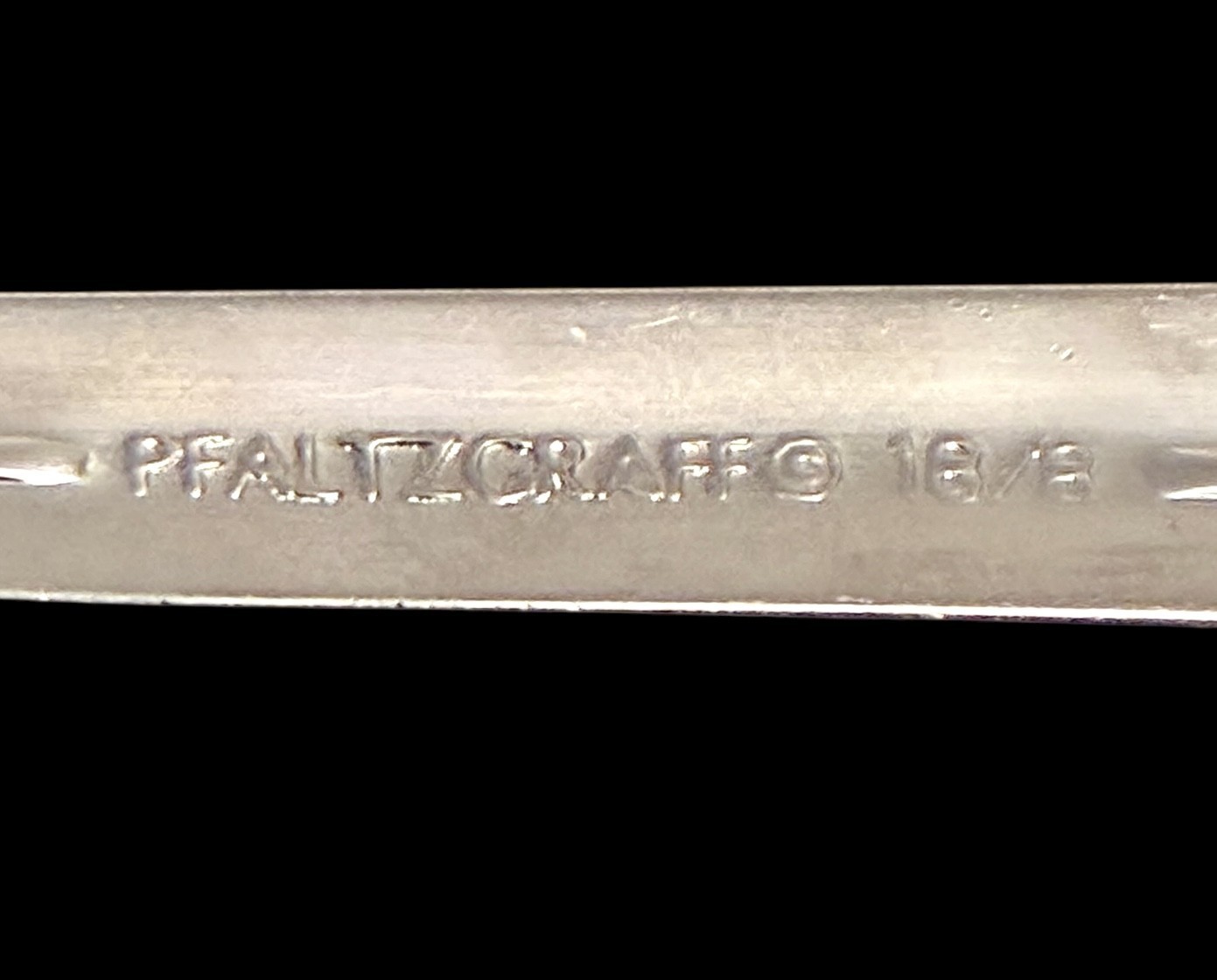 PFALTZGRAFF Stainless "ELLINGTON" 18/8 Flatware 4 dinner knives