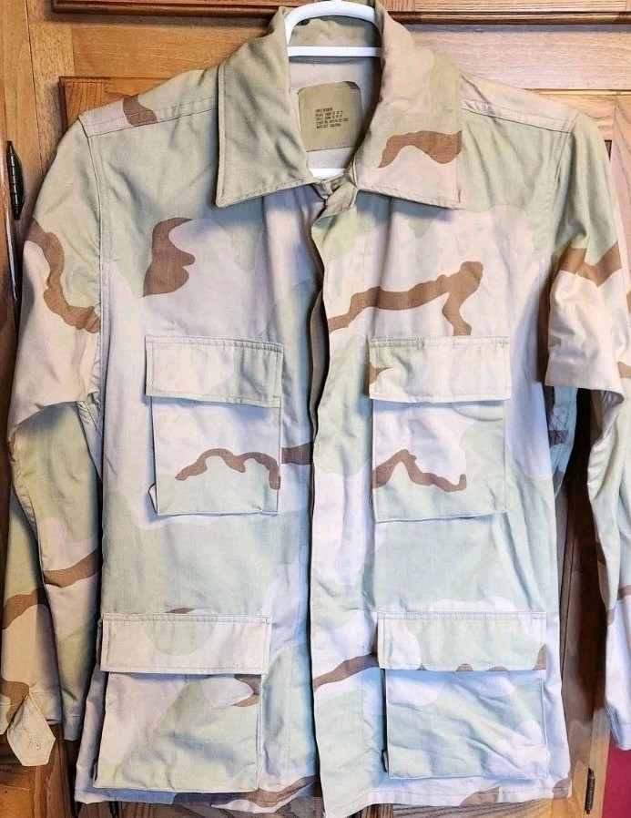 U.S. Military Desert Camouflage Coat Combat Pattern Small/Regular Buttoned Shirt