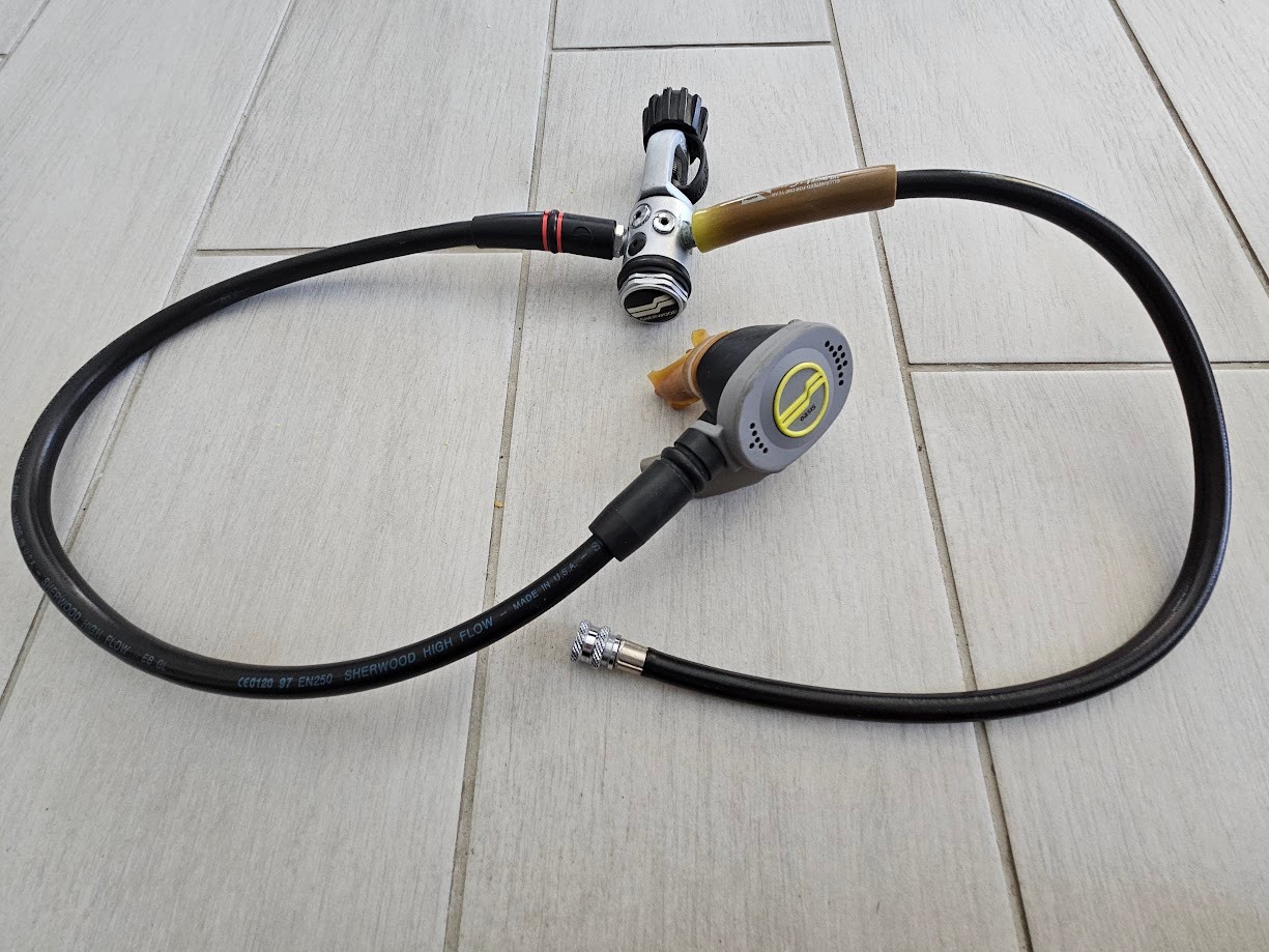 Sherwood Oasis 1st & 2nd Stage Regulator Scuba Diving Equipment
