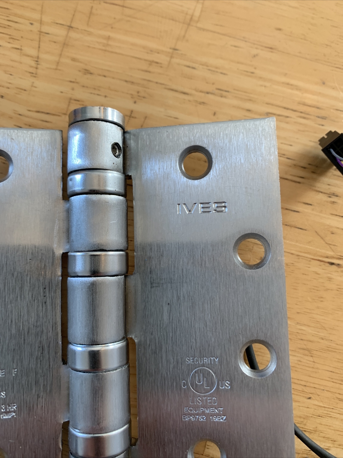 Ives Power Transfer Hinge 5BB1HWTW4-CON New No Box Never Installed