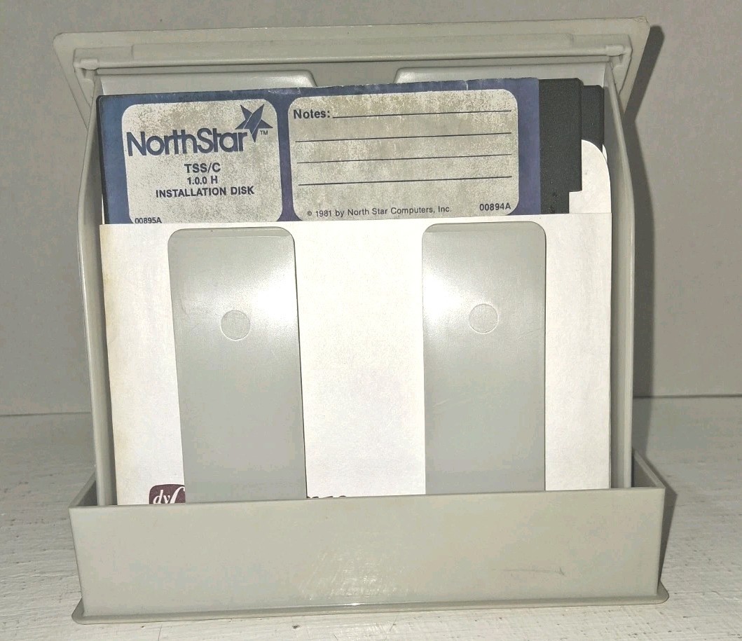 NorthStar Horizon CP/M 7 Disk Lot DOS BASIC ACCPAC InfoManager +Kaypro Case