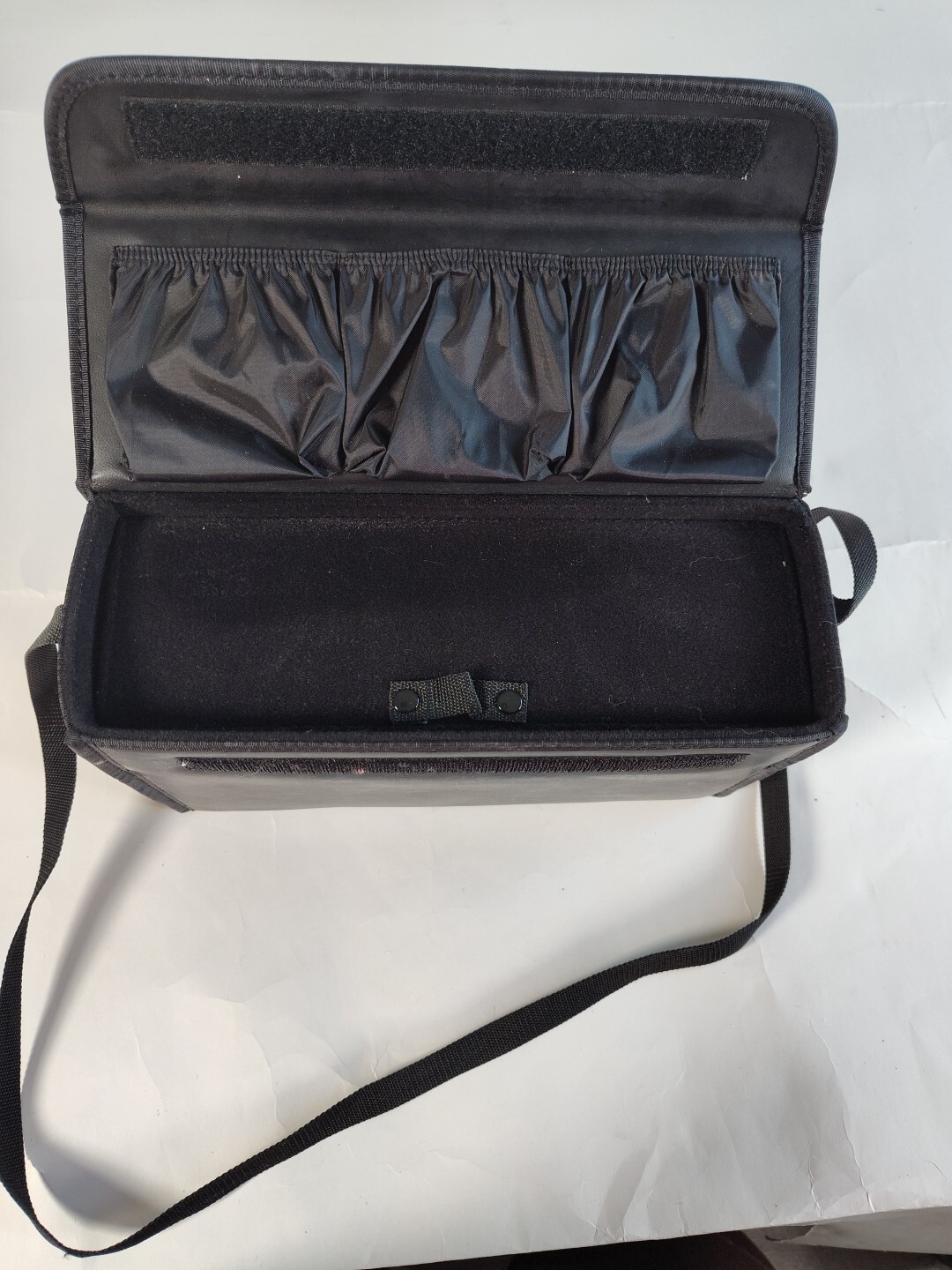 Nikon Ss-29 Black Camera Case Shoulder Strap Preowned Condition.
