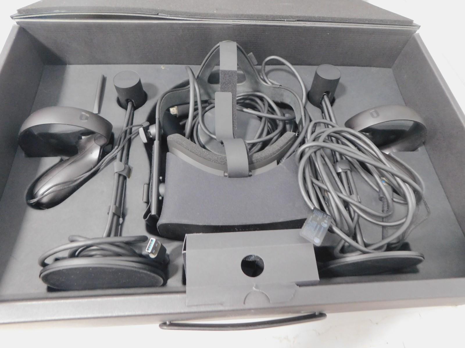 Meta Oculus Rift VR Headset- Black (Slightly Used)