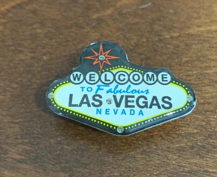 Las Vegas Welcome Sign Lighted Lapel Collector Pin Hat Jacket LED Lights New