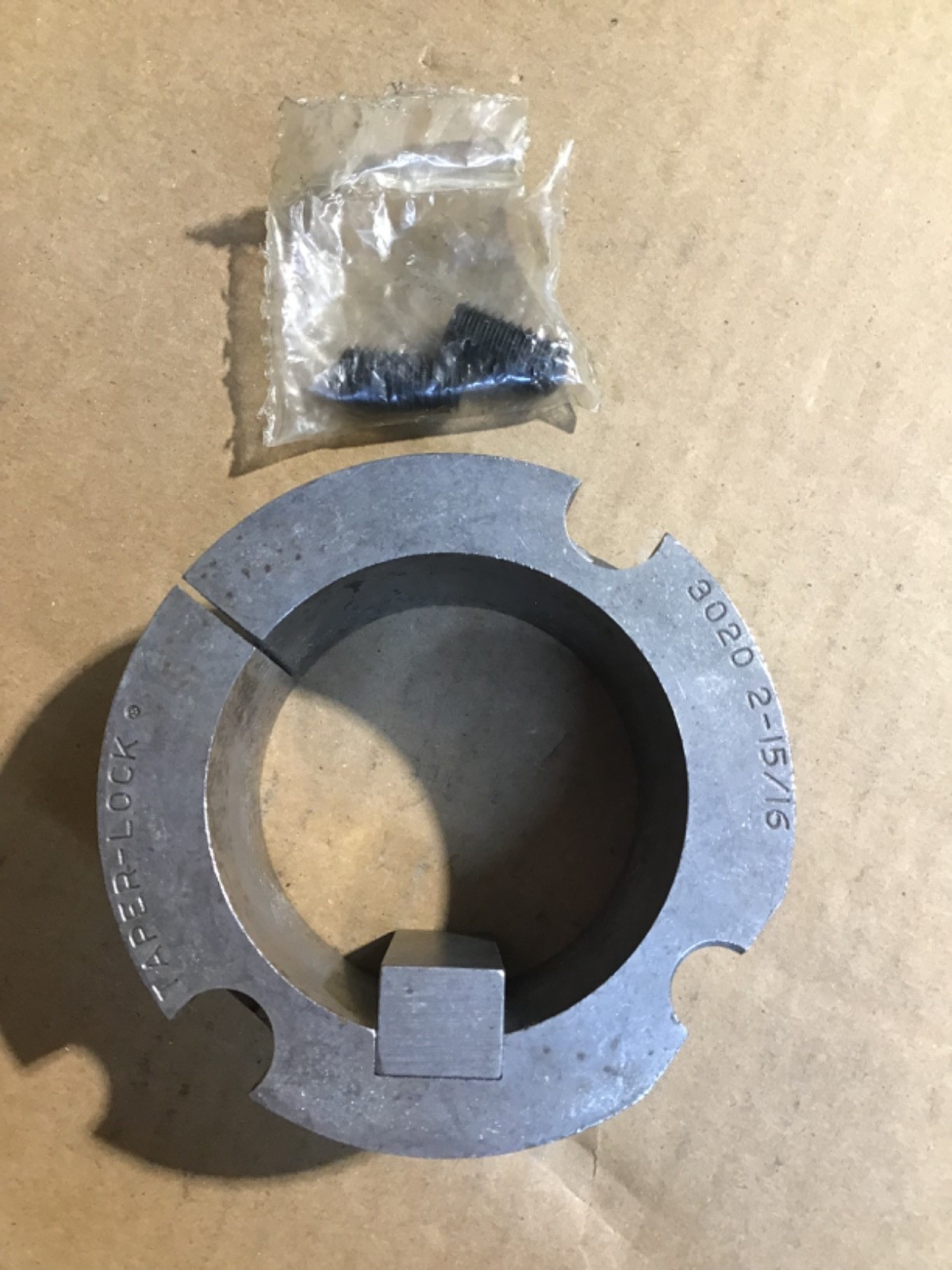 GATES 7859-6215 3020 X 2-15/16" TAPER-LOCK BUSHING. NEW IN BOX