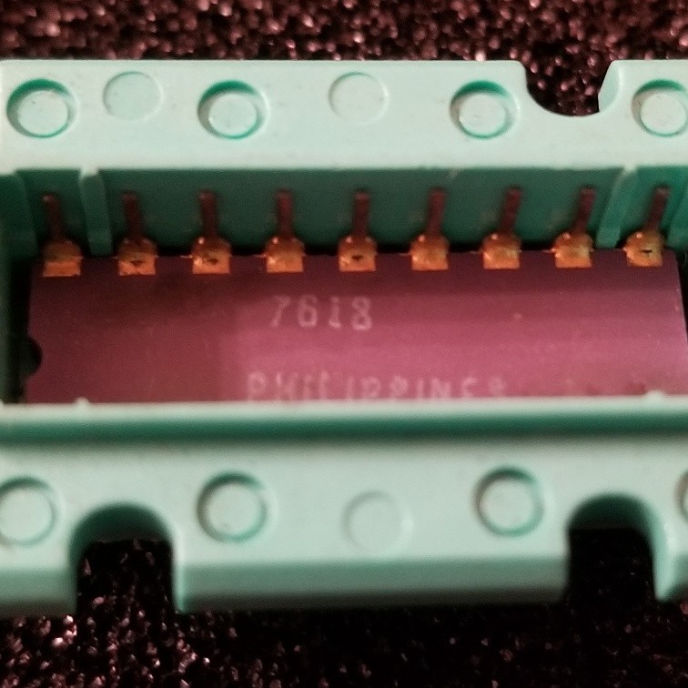 Intel C2111-1 Static Ram, ceramic gold never used in carrier 1976 date code Rare