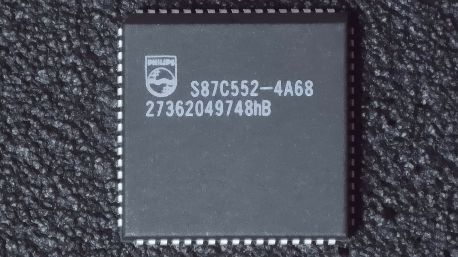 Philips S87C552-4A68 8-Bit Microcontroller PLCC68 - New