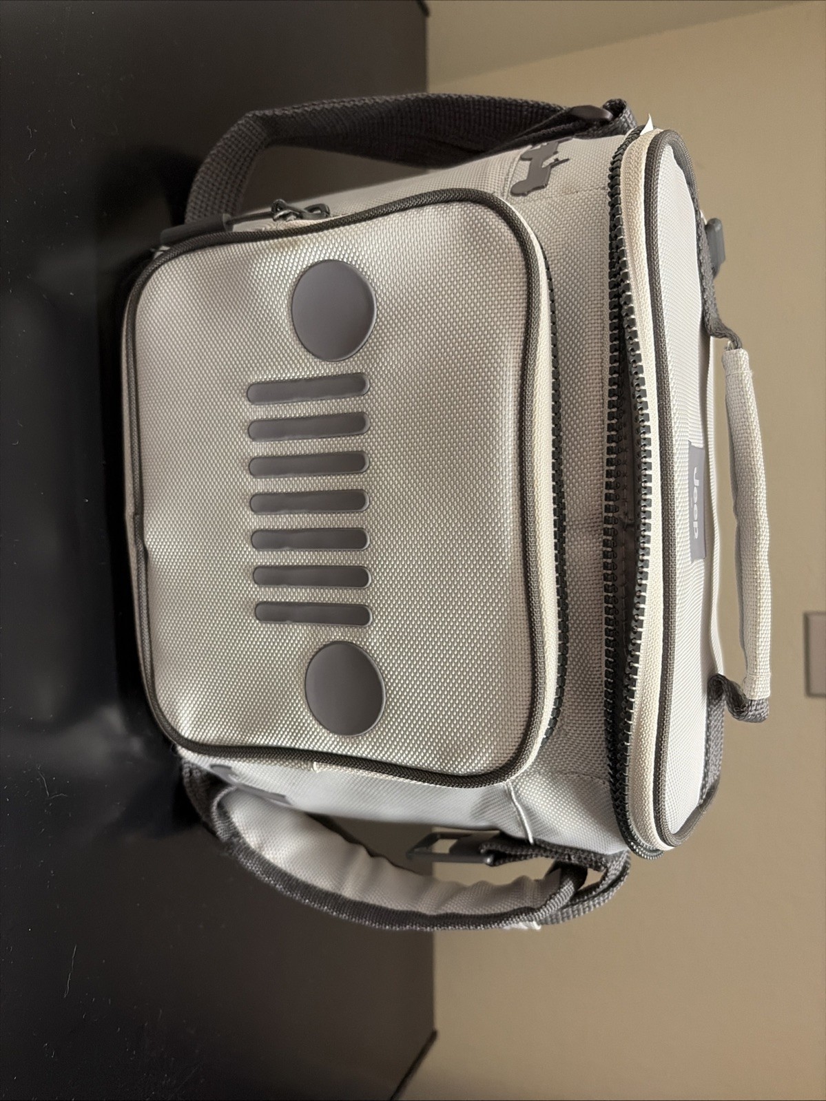 RARE Igloo Jeep Lunch Box Off-Road Cooler Bag 9 Cans Soft Cooler Shoulder Strap