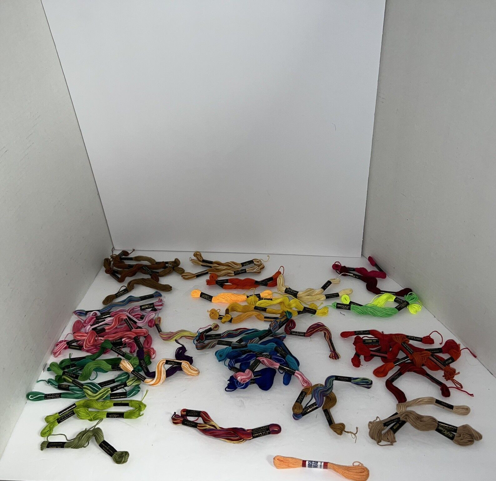 Vtg Lot 71 Pieces J&P Coats Embroidery Floss Skeins Thread NOS Cross Stitch