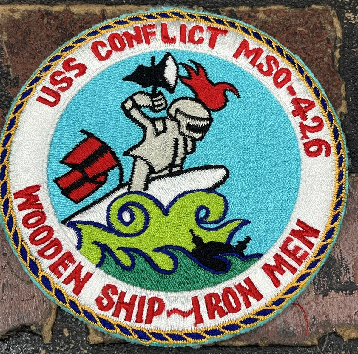 USN USS Conflict MSO-426 Wooden  Ship-Iron Men Patch Q-6