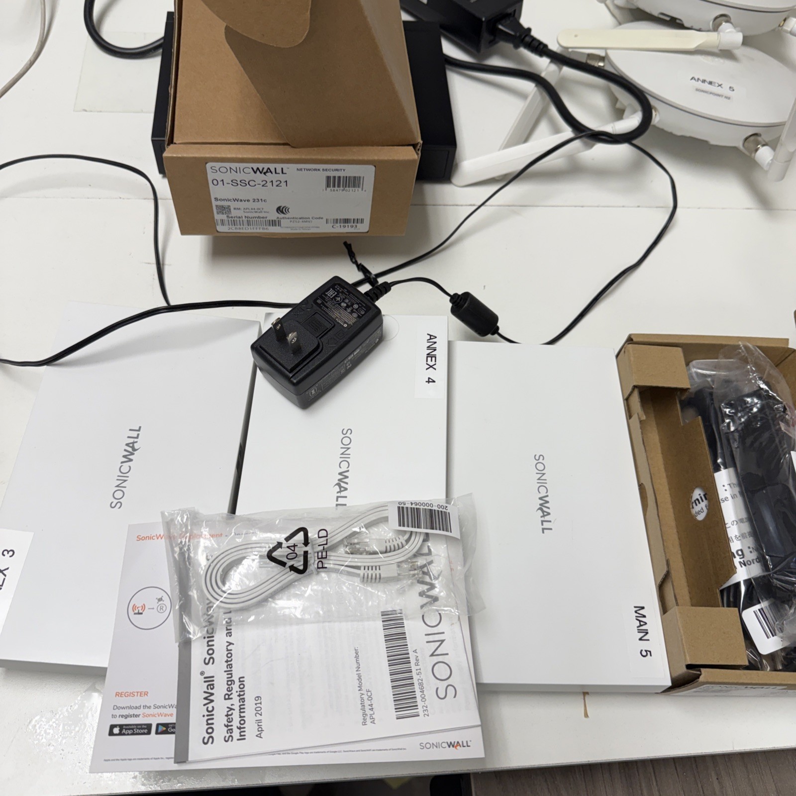 Sonicwall Sonicwave 231c Access Point 12V 1.5A Model: APL44-0CF  *LOT of 3 ++ **