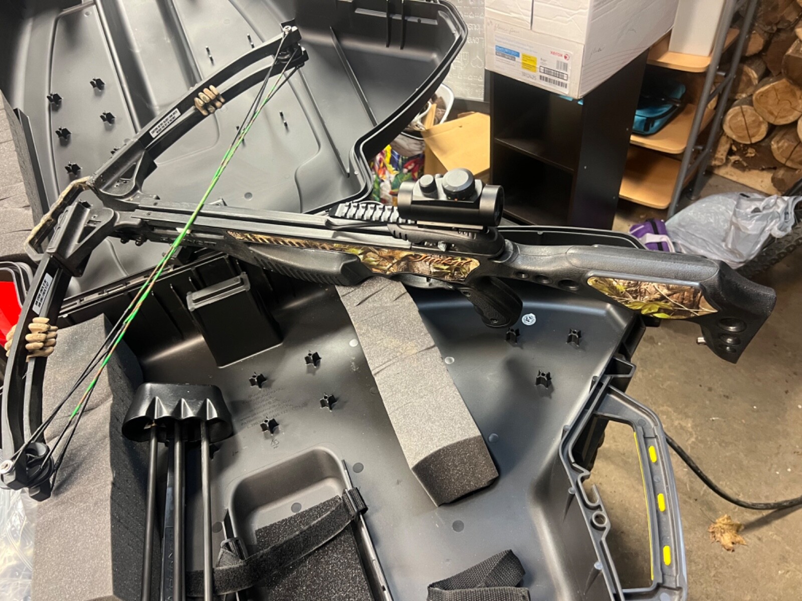 Barnett Jackal Crossbow