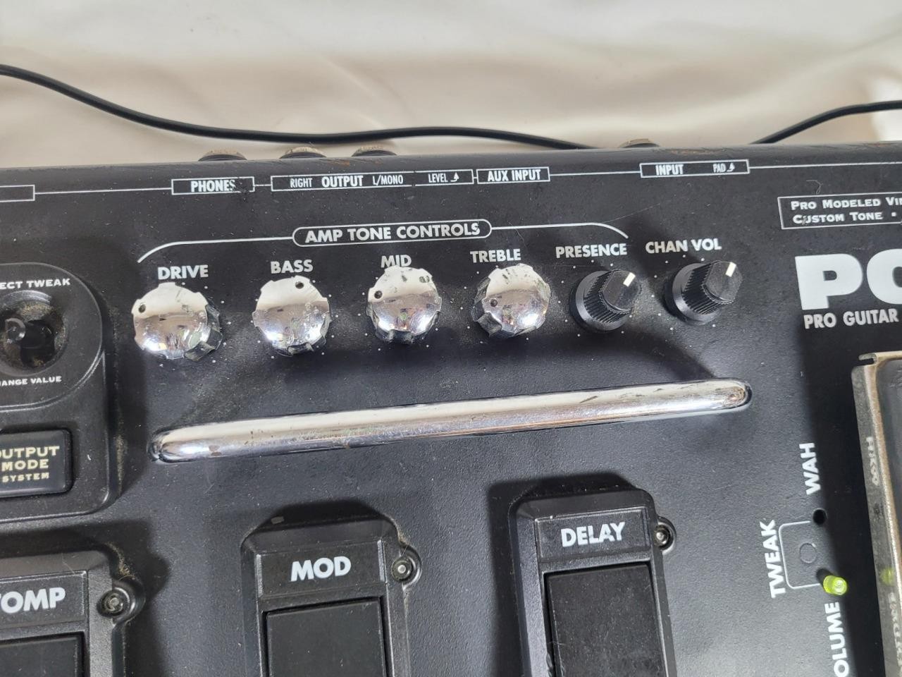 Line 6 POD XTLive Guitar Multi-Effects Amp Modeler Pedal Processor