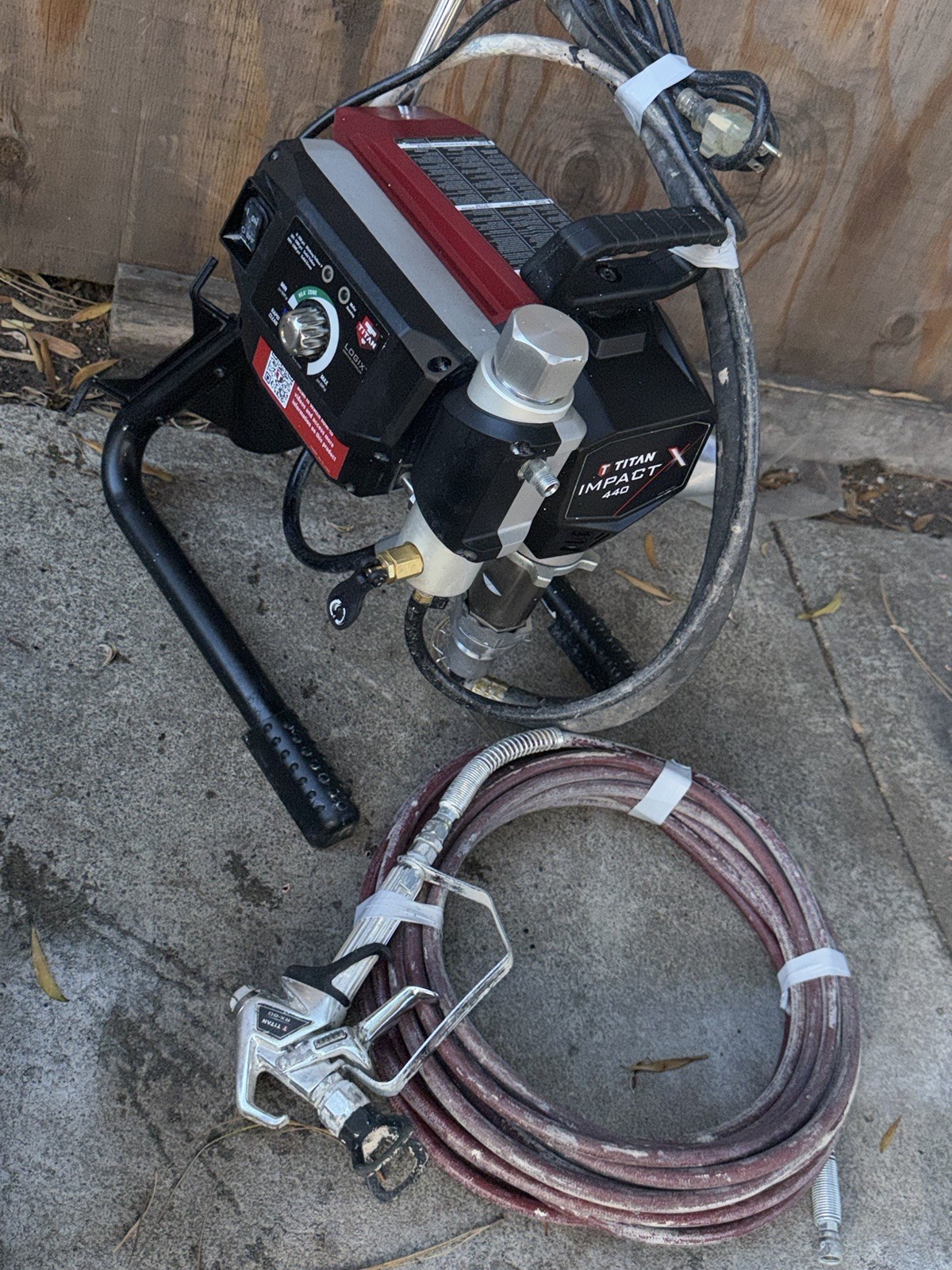 Titan Impact X440 Airless Paint Sprayer w Hose AND TITAN RX-80 Gun