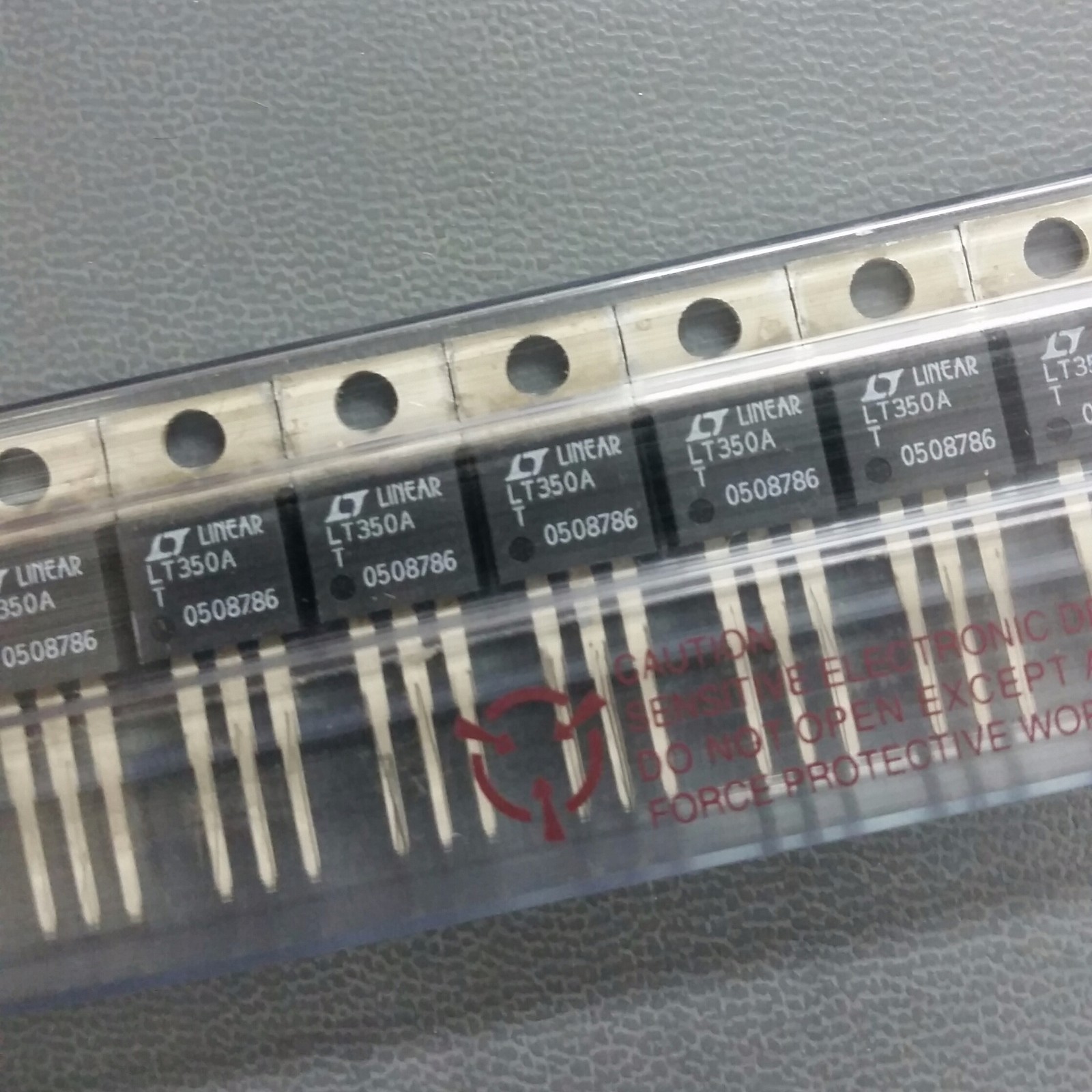 LINEAR TECH LT350AT Positive Voltage Regulator 3A TO-220-3  **NEW**