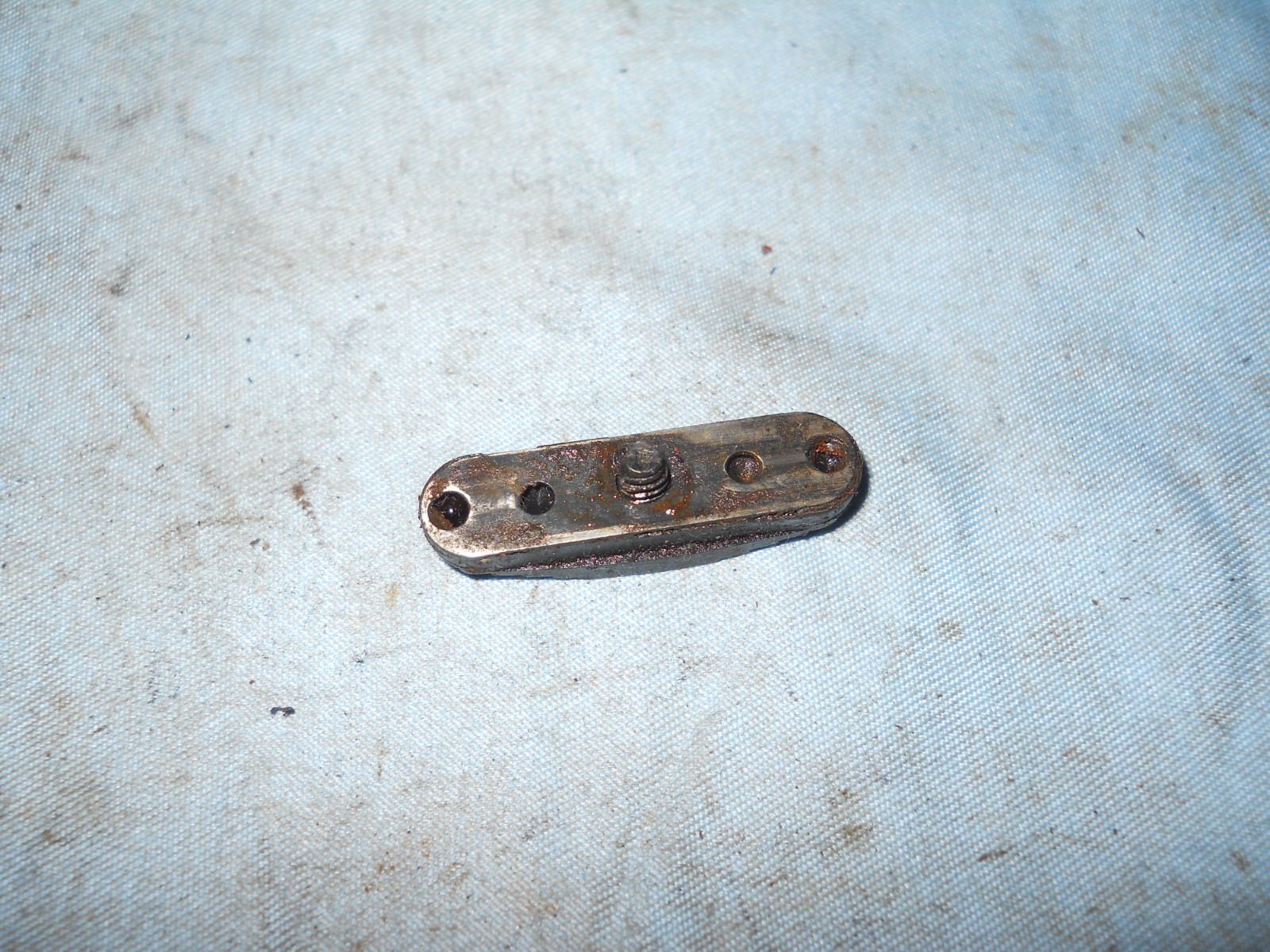 Mossberg 500 12ga Plastic Safety Button & Parts Used Original #P62